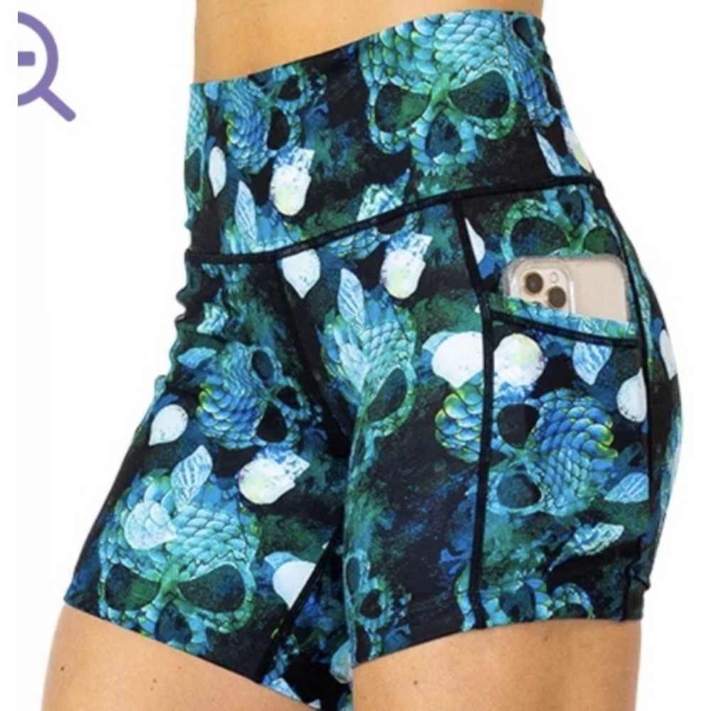 EUC CVG Constantly Varied Gear S Small Squats Approved Shorts 5"  Mermaid Skull